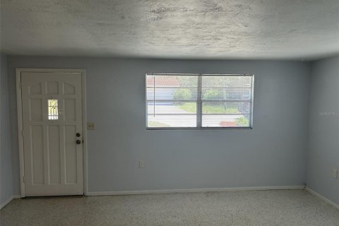 Casa en alquiler en Largo, Florida, 4 dormitorios, 97.55 m2 № 1904454 - foto 4