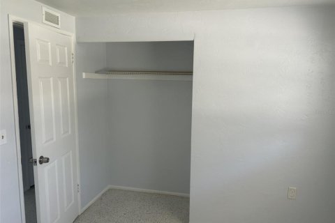 Casa en alquiler en Largo, Florida, 4 dormitorios, 97.55 m2 № 1904454 - foto 10