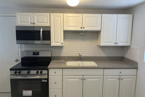 Casa en alquiler en Largo, Florida, 4 dormitorios, 97.55 m2 № 1904454 - foto 8