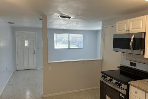 Casa en alquiler en Largo, Florida, 4 dormitorios, 97.55 m2 № 1904454 - foto 5