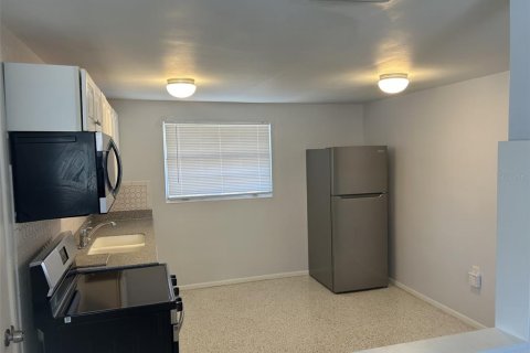 Casa en alquiler en Largo, Florida, 4 dormitorios, 97.55 m2 № 1904454 - foto 7