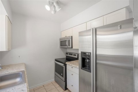 House in Sarasota, Florida 3 bedrooms, 80.64 sq.m. № 2302998 - photo 16