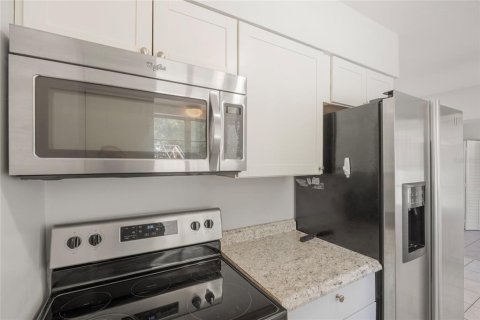 House in Sarasota, Florida 3 bedrooms, 80.64 sq.m. № 2302998 - photo 17