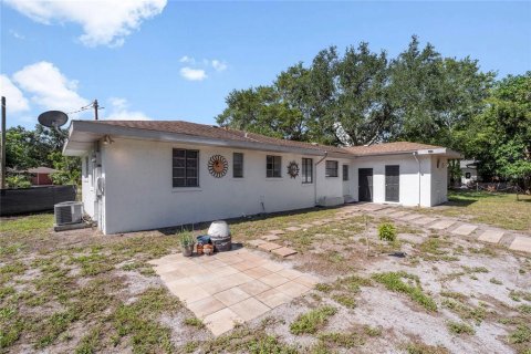 House in Sarasota, Florida 3 bedrooms, 80.64 sq.m. № 2302998 - photo 5