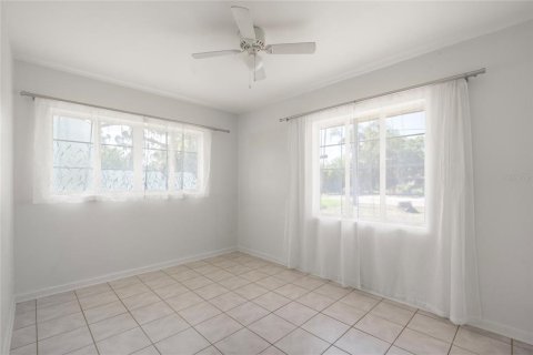House in Sarasota, Florida 3 bedrooms, 80.64 sq.m. № 2302998 - photo 26