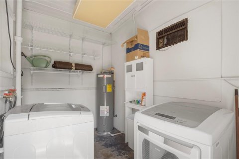 House in Sarasota, Florida 3 bedrooms, 80.64 sq.m. № 2302998 - photo 29