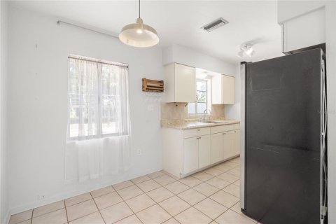 House in Sarasota, Florida 3 bedrooms, 80.64 sq.m. № 2302998 - photo 14