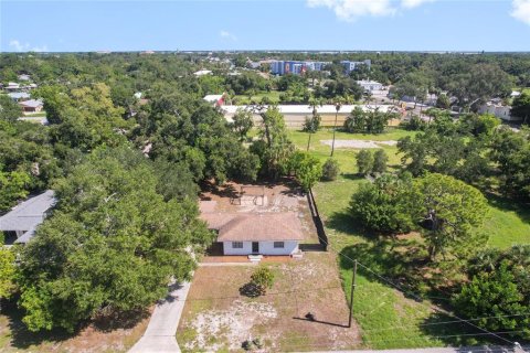 House in Sarasota, Florida 3 bedrooms, 80.64 sq.m. № 2302998 - photo 8