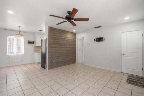 House in Sarasota, Florida 3 bedrooms, 80.64 sq.m. № 2302998 - photo 12