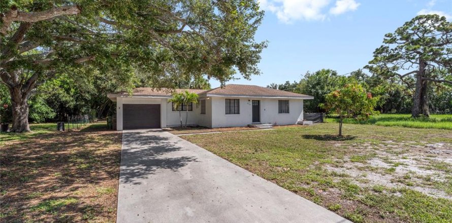 House in Sarasota, Florida 3 bedrooms, 80.64 sq.m. № 2302998