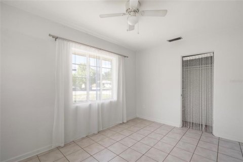 House in Sarasota, Florida 3 bedrooms, 80.64 sq.m. № 2302998 - photo 28