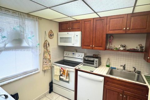 Condo in Margate, Florida, 1 bedroom  № 1836039 - photo 30