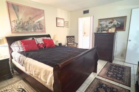 Condo in Margate, Florida, 1 bedroom  № 1836039 - photo 16