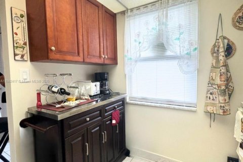 Condo in Margate, Florida, 1 bedroom  № 1836039 - photo 8