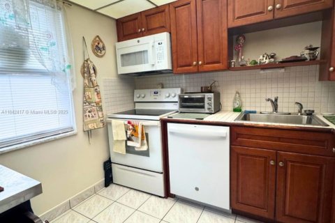 Condo in Margate, Florida, 1 bedroom  № 1836039 - photo 7