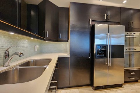 Condo in Hollywood, Florida, 2 bedrooms  № 2037015 - photo 9