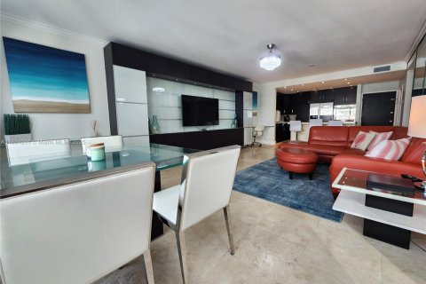 Condo in Hollywood, Florida, 2 bedrooms  № 2037015 - photo 5