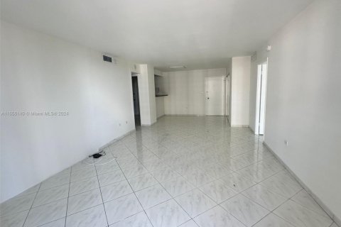 Condominio en venta en Miami Beach, Florida, 2 dormitorios, 98.85 m2 № 1979637 - foto 27