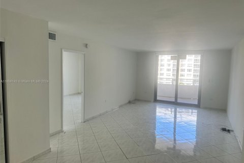 Condominio en venta en Miami Beach, Florida, 2 dormitorios, 98.85 m2 № 1979637 - foto 10