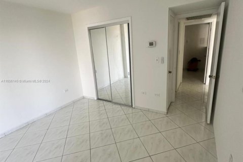 Condominio en venta en Miami Beach, Florida, 2 dormitorios, 98.85 m2 № 1979637 - foto 17