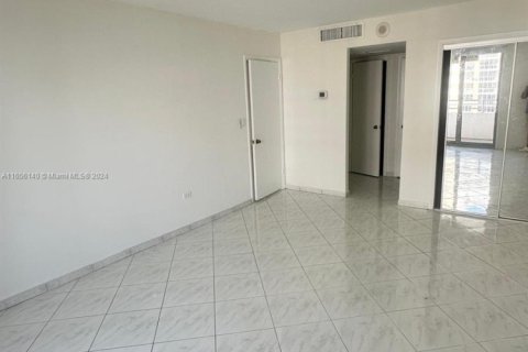 Condominio en venta en Miami Beach, Florida, 2 dormitorios, 98.85 m2 № 1979637 - foto 16