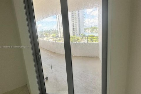 Condominio en venta en Miami Beach, Florida, 2 dormitorios, 98.85 m2 № 1979637 - foto 18