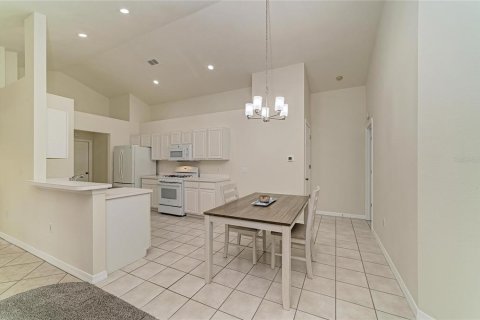 House in Bradenton, Florida 2 bedrooms, 129.6 sq.m. № 2427028 - photo 12