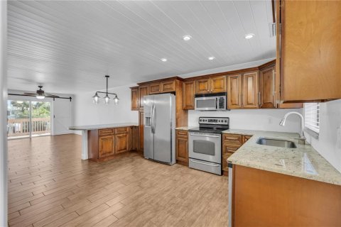 Touwnhouse à vendre à Apollo Beach, Floride: 2 chambres, 107.77 m2 № 2277876 - photo 5