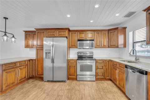 Touwnhouse à vendre à Apollo Beach, Floride: 2 chambres, 107.77 m2 № 2277876 - photo 6