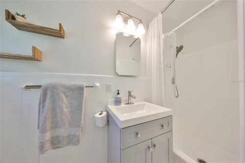 House in Saint Petersburg, Florida 3 bedrooms, 132.2 sq.m. № 1732315 - photo 28