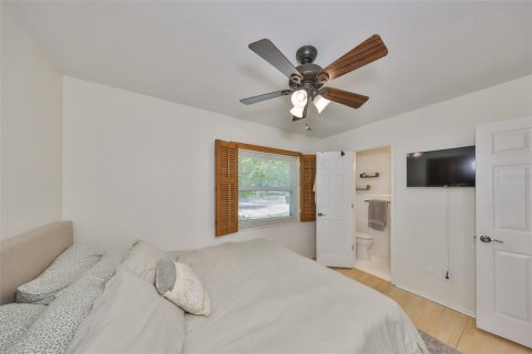 House in Saint Petersburg, Florida 3 bedrooms, 132.2 sq.m. № 1732315 - photo 26