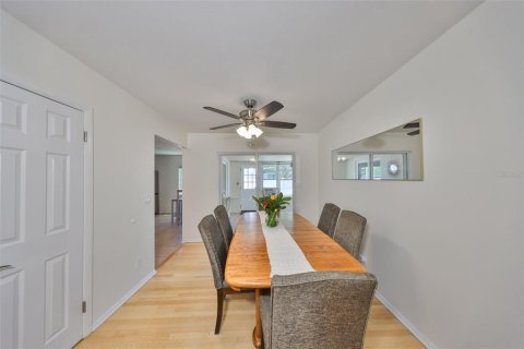 House in Saint Petersburg, Florida 3 bedrooms, 132.2 sq.m. № 1732315 - photo 10