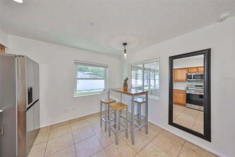House in Saint Petersburg, Florida 3 bedrooms, 132.2 sq.m. № 1732315 - photo 16