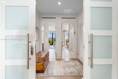 Купить кондоминиум в Майами, Флорида 3 спальни, 268.02м2, № 1987033 - фото 25