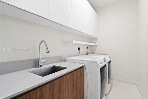 Купить кондоминиум в Майами, Флорида 3 спальни, 268.02м2, № 1987033 - фото 28