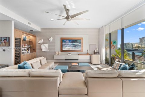 Купить кондоминиум в Майами, Флорида 3 спальни, 268.02м2, № 1987033 - фото 2