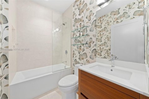 Купить кондоминиум в Майами, Флорида 3 спальни, 268.02м2, № 1987033 - фото 24