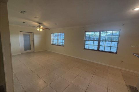 House in Port Charlotte, Florida 3 bedrooms, 195.09 sq.m. № 2258374 - photo 4