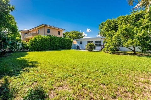 Villa ou maison à louer à El Portal, Floride: 3 chambres, 139.35 m2 № 2154237 - photo 27