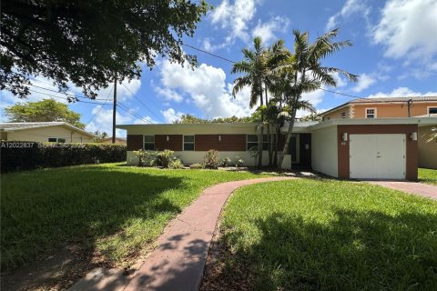 Villa ou maison à louer à El Portal, Floride: 3 chambres, 139.35 m2 № 2154237 - photo 20