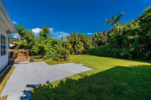 Villa ou maison à louer à El Portal, Floride: 3 chambres, 139.35 m2 № 2154237 - photo 12