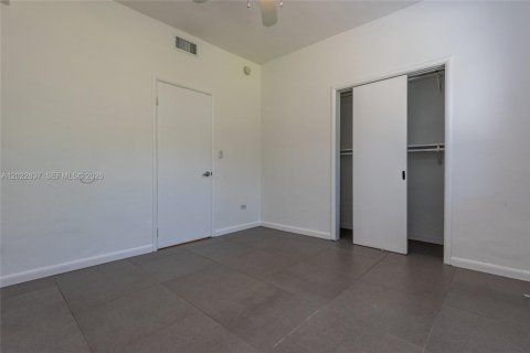 Villa ou maison à louer à El Portal, Floride: 3 chambres, 139.35 m2 № 2154237 - photo 22