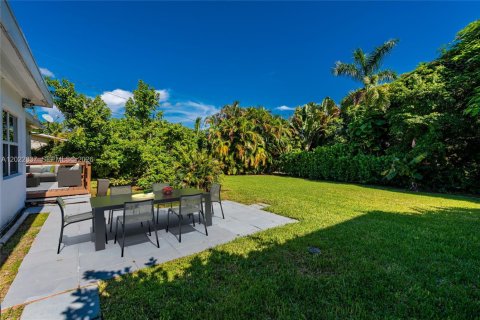 Villa ou maison à louer à El Portal, Floride: 3 chambres, 139.35 m2 № 2154237 - photo 2