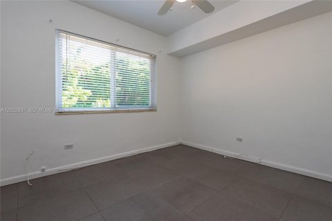 Villa ou maison à louer à El Portal, Floride: 3 chambres, 139.35 m2 № 2154237 - photo 6