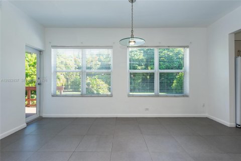 Villa ou maison à louer à El Portal, Floride: 3 chambres, 139.35 m2 № 2154237 - photo 10