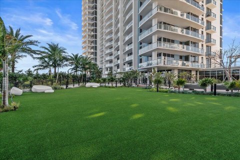 Condo in West Palm Beach, Florida, 2 bedrooms  № 2427681 - photo 25