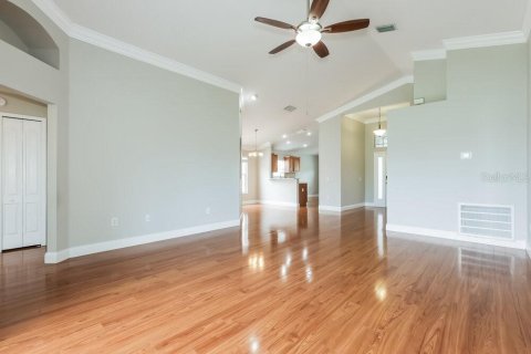 Casa en alquiler en Land O' Lakes, Florida, 3 dormitorios, 150.5 m2 № 1902766 - foto 4