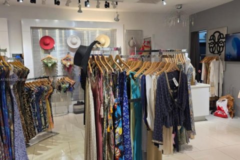 Commercial property in Miami, Florida № 1958005 - photo 3