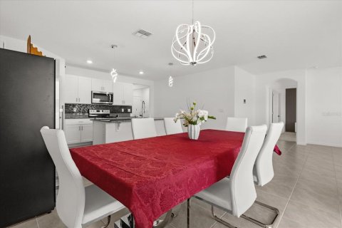 House in Kissimmee, Florida 4 bedrooms, 171.5 sq.m. № 1744402 - photo 7
