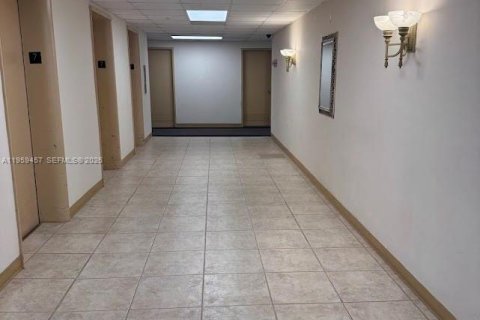 Снять в аренду кондоминиум в Санни-Айлс-Бич, Флорида 1 спальня, 65.5м2, № 2023436 - фото 16